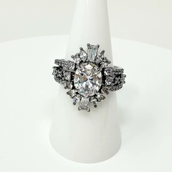 Bomb Party It's All in the Details Diamond Cubic Zirconia Halo Ring NWT Size 9 - Picture 1 of 4